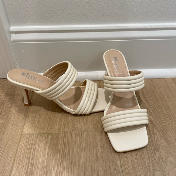 Cream 2 Strap, Square Toe Stiletto 3” Heels. Size: 6.5 - Picture 4 of 4